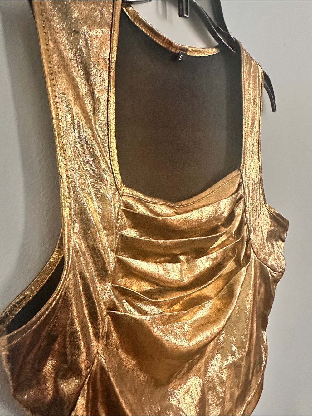 Gold Metallic Ruched Crop Top - Picture 2 of 6